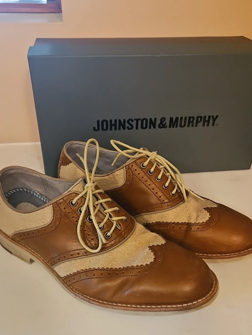 Johnston & Murphy Men’s Two-Tone Tan Wingtip Oxfords